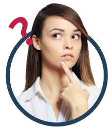 Mulher pensativa com a m&atilde;o no queixo